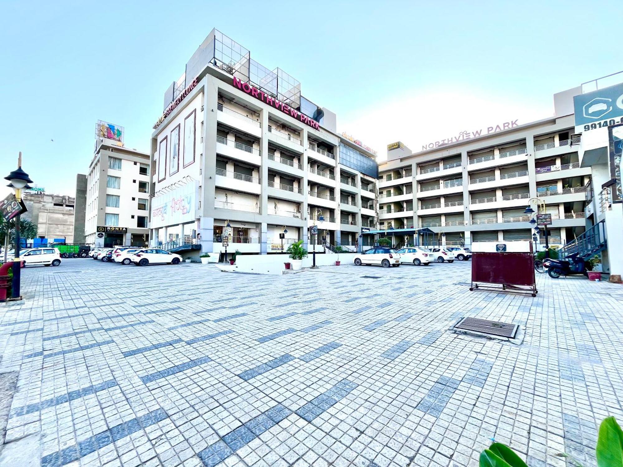 Hotel Northview Park By Lycoris !! Top Rated & Most Awarded Property In Tricity Zirakpur Bagian luar foto