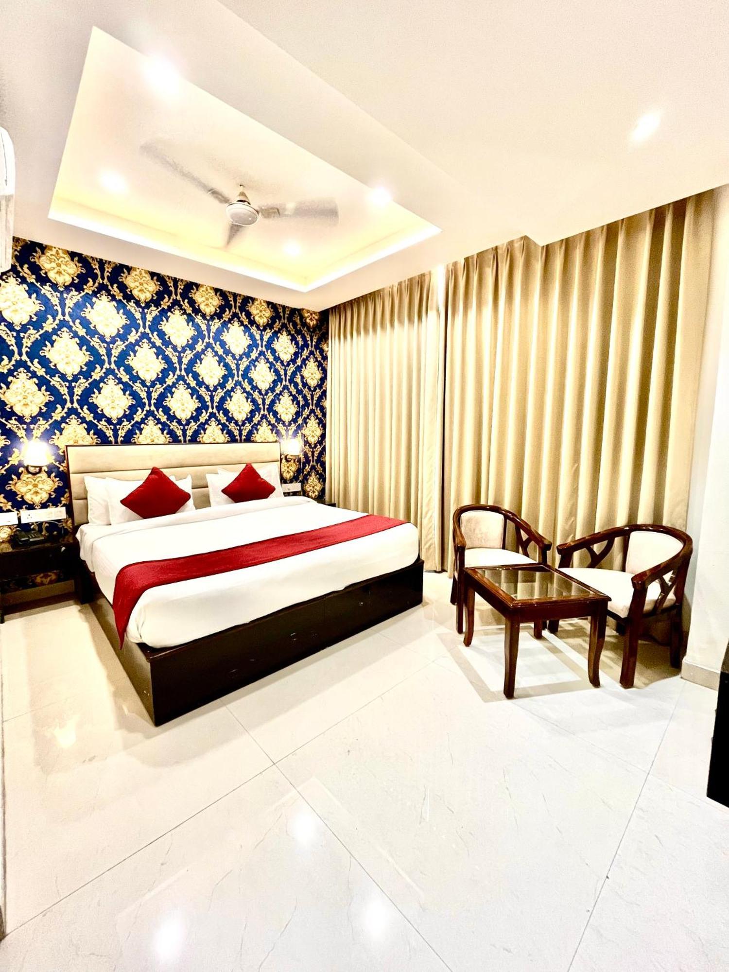 Hotel Northview Park By Lycoris !! Top Rated & Most Awarded Property In Tricity Zirakpur Bagian luar foto