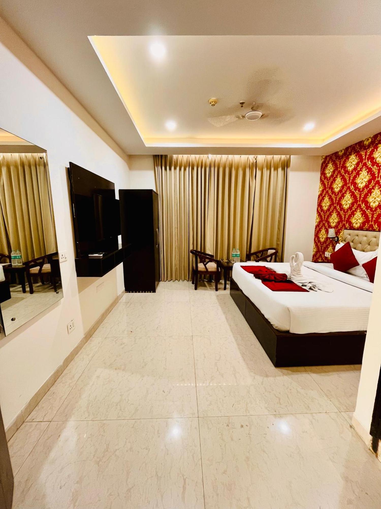 Hotel Northview Park By Lycoris !! Top Rated & Most Awarded Property In Tricity Zirakpur Bagian luar foto