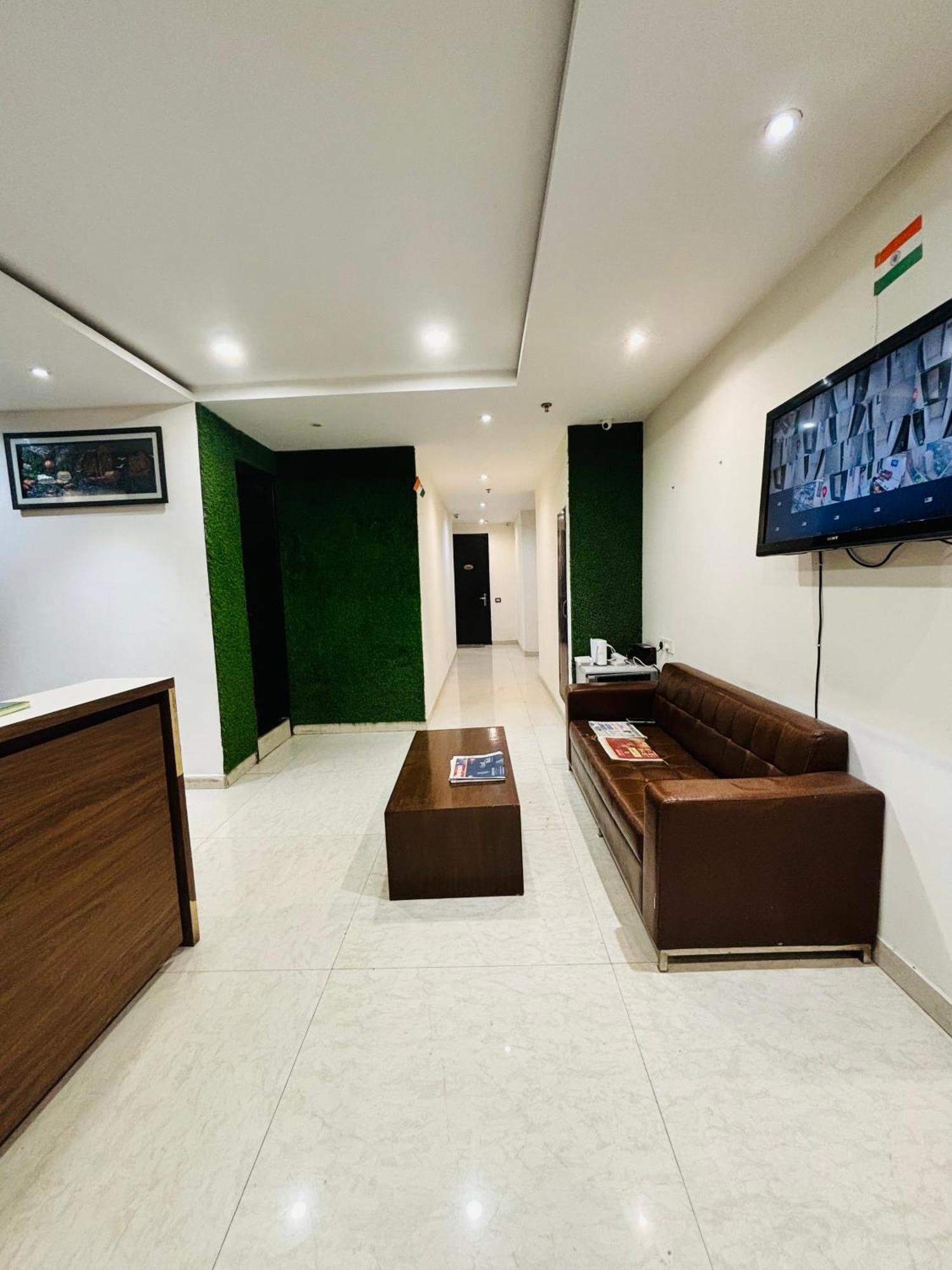 Hotel Northview Park By Lycoris !! Top Rated & Most Awarded Property In Tricity Zirakpur Bagian luar foto