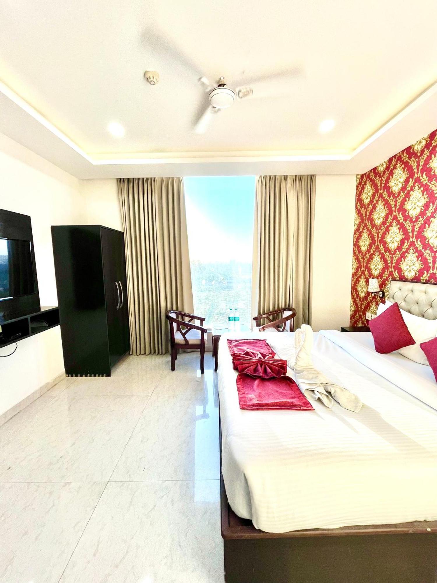 Hotel Northview Park By Lycoris !! Top Rated & Most Awarded Property In Tricity Zirakpur Bagian luar foto