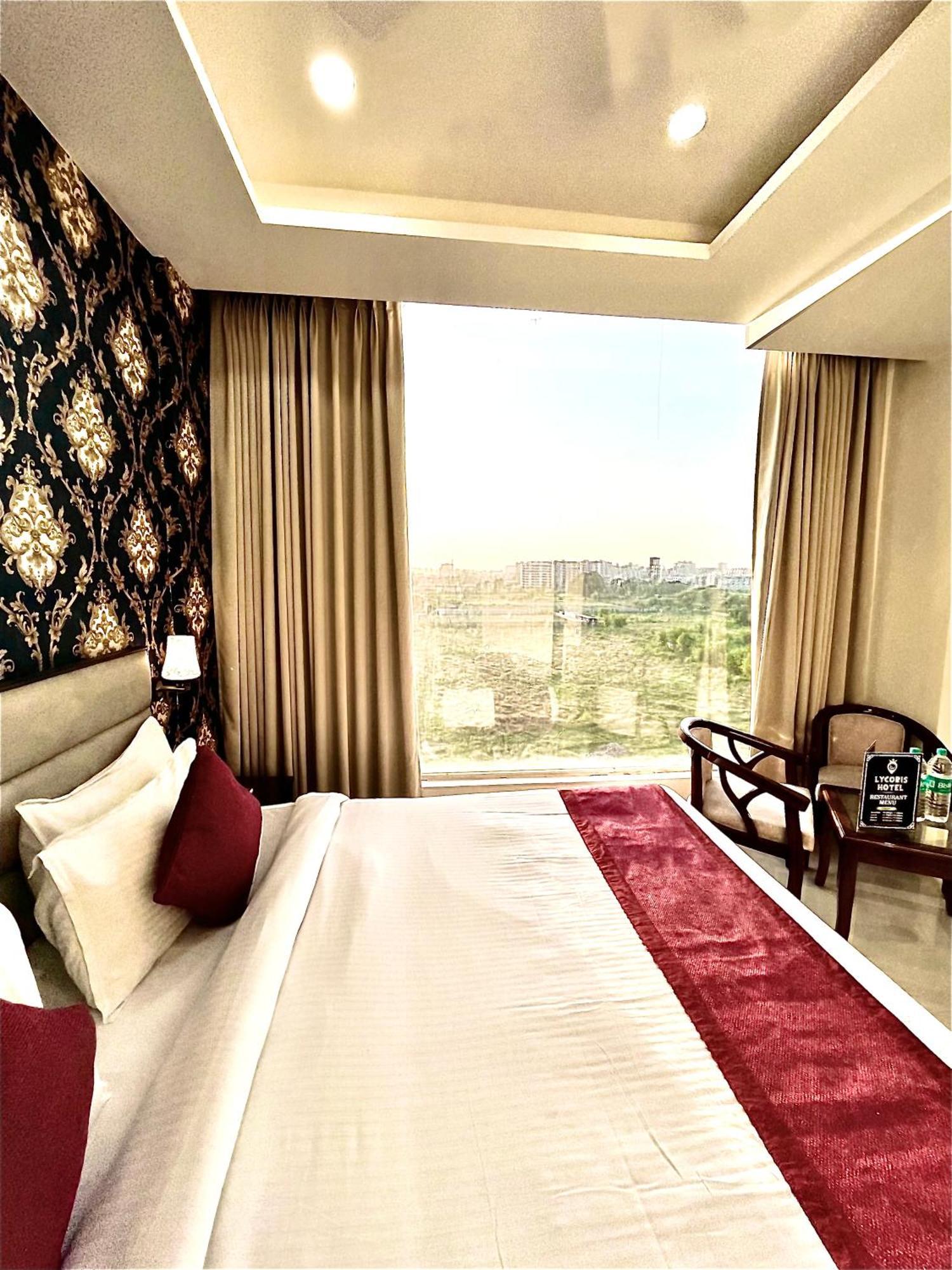 Hotel Northview Park By Lycoris !! Top Rated & Most Awarded Property In Tricity Zirakpur Bagian luar foto